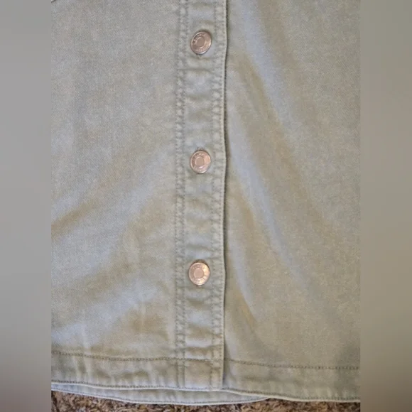 Z Supply All Day Knit Denim Jacket Size MEDIUM- (Tiny Hole Near Neck) - Picture 10 of 13